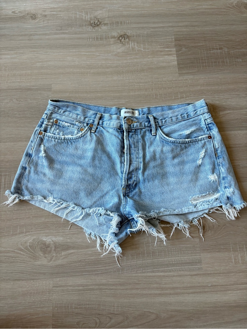 Agolde Light Wash Frayed Hem Denim Shorts - Picture 1 of 3